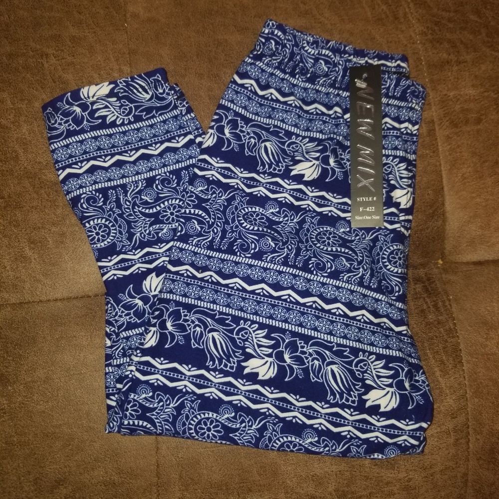 New Mix Blue and white buttery soft leggings